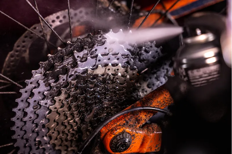 MUC-OFF HIGH PRESSURE QUICK DRYING DEGREASER 750ml-1